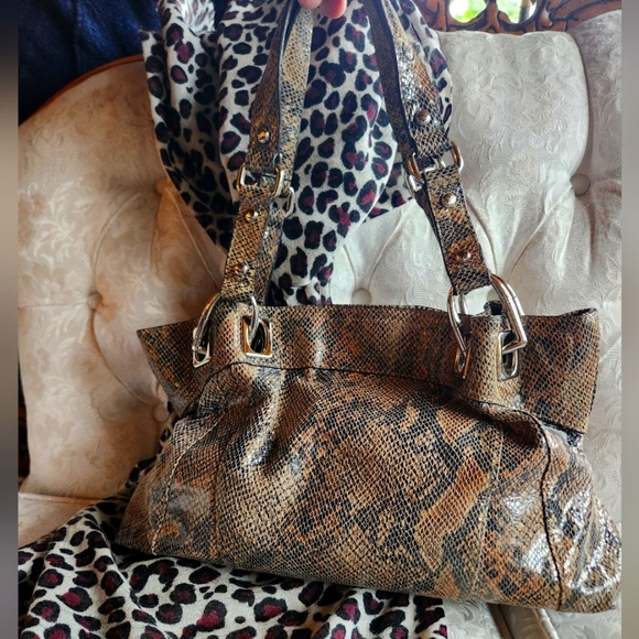 B Makowsky shoulder bag